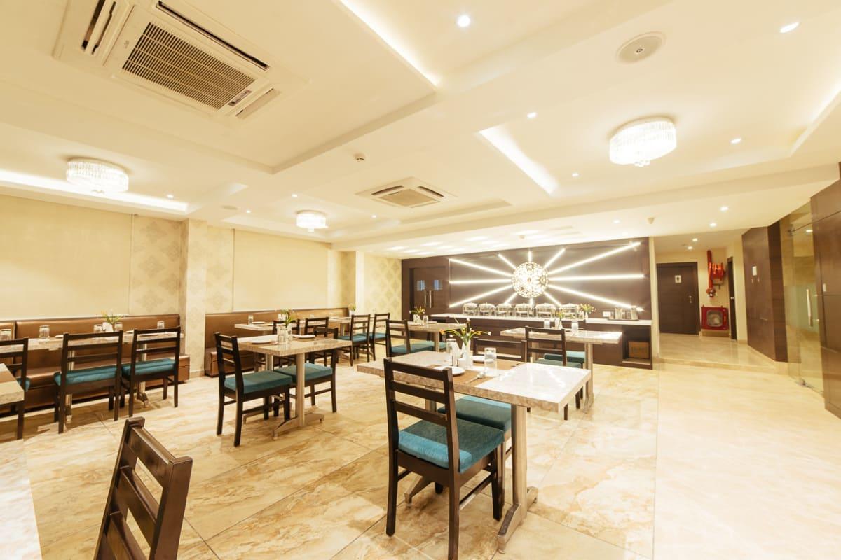Radical Palace Hotel And Restaurant Lakhnau Kültér fotó